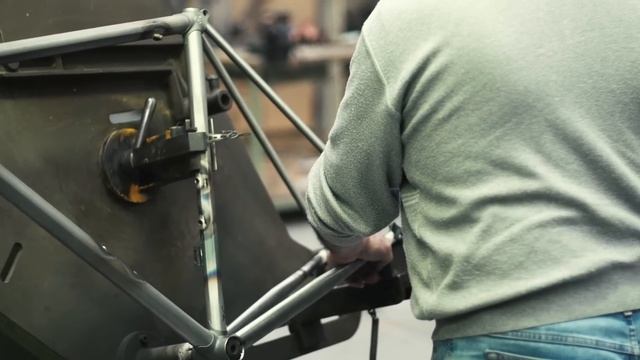 How A Colnago Steel Frame Is Made смотреть онлайн