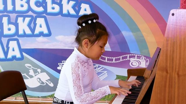 Кім Валентина "РАНКОВИЙ РОЗДУМ" (П.Чайковський) смотреть онлайн