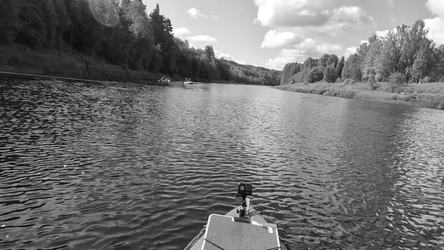 Новая ПВХ лодка! Первый сплав! В погоне за лососем и голавлём смотреть онлайн