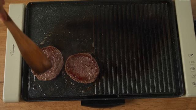 I Cooked 100 Years of Burgers смотреть онлайн