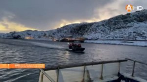 Мурманские пограничники в Баренцевом море спасли двух рыбаков, лодка которых потеряла ход