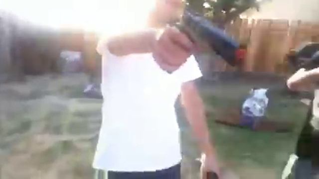 gangster shooting BB gun смотреть онлайн