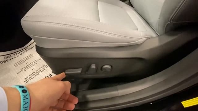 2021 Hyundai Kona Limited AWD walk around and interior смотреть онлайн