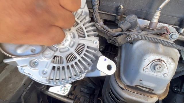 Como Cambiar el Alternador Honda Accord 2.4 2013 - 2017 смотреть онлайн