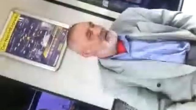 Mann singt in der U-Bahn Dortmund смотреть онлайн