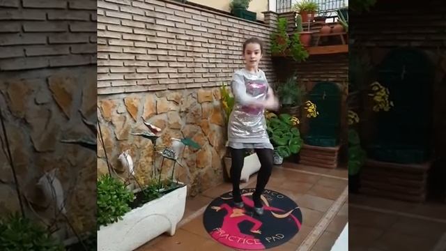 Irene Olvera LOVES her Flamenco Practice Pad portable dance floor and we LOVE her too!! смотреть онлайн