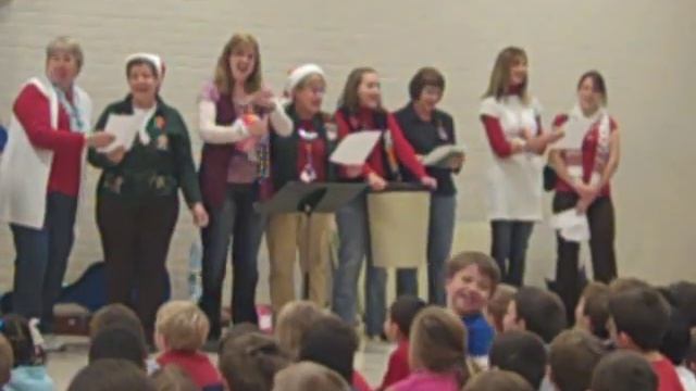 George Nettels Elementary teachers sing "12 Days of Christmas" смотреть онлайн