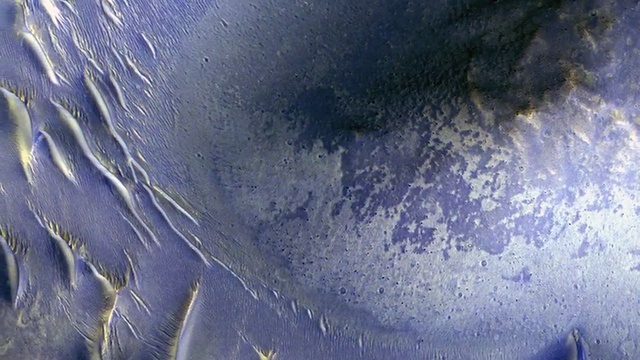 Марс - удивительно красочная планета. Только посмотрите на эти снимки с орбиты Марса, сделанные стан смотреть онлайн