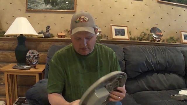 The Reel Deal EP1 Frabill Aqualife Bait Station Review смотреть онлайн