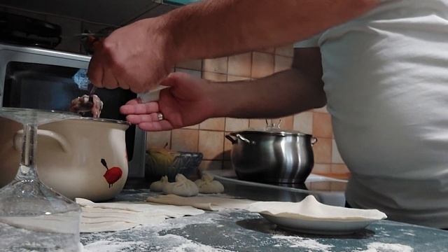 ХИНКАЛИ  с ПАХ - ПАХОМ.