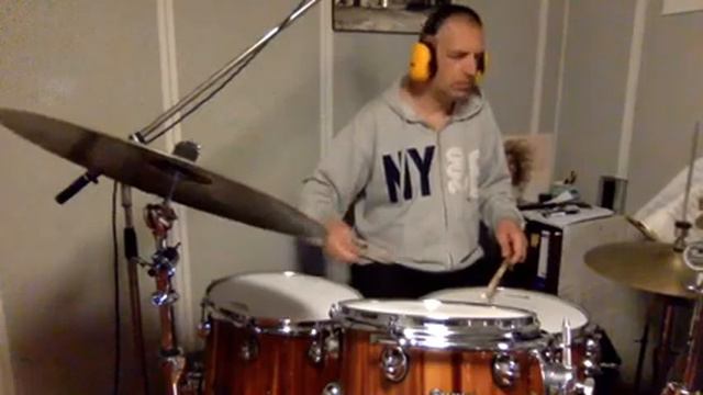 Comping ideas in triplets for the (jazz)drummer with Syncopation (Ted Reed) смотреть онлайн