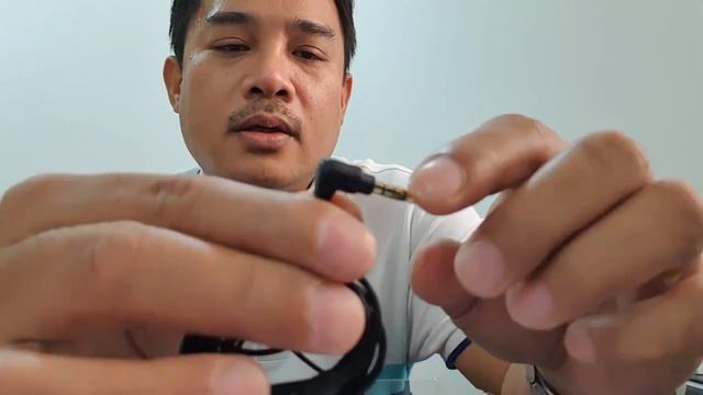 SONY HEADSET WITH BUILTIN MICROPHONE смотреть онлайн