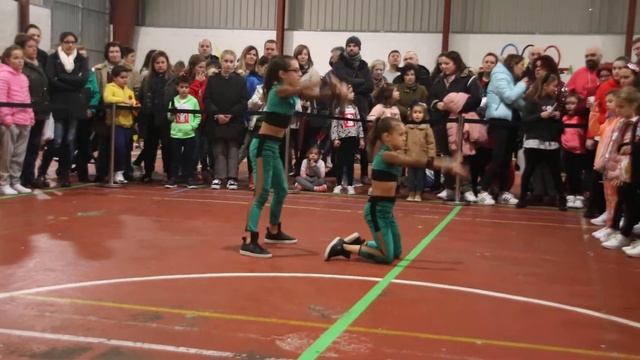 Baile Clara y Elena. Fusion Dance.Mercadillo Solidario Jorge Juan Perlio. смотреть онлайн