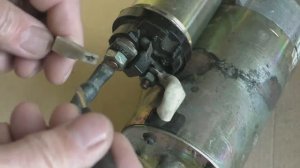 Стартер не включается, но не торопись его снимать. Есть ещё варианты. Автоэлектрик подсказывает.