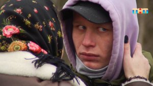 «Девку загубил»: ведьма Ангелина отчитала парня на могиле его девушки