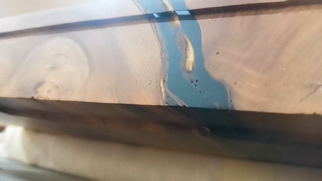 МАССИВНАЯ БАРНАЯ СТОЙКА ИЗ ЦЕЛЬНОГО СЛЭБА ДЕРЕВА смотреть онлайн