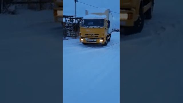 Обучение на категорию C (грузовик) - упражнение "Парковка под углом 90 градусов" смотреть онлайн