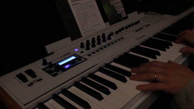 Roland KC-550 + Arturia Keylab 88 test sonido смотреть онлайн
