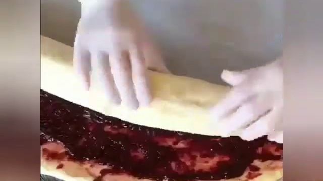 Пирог с клубничным вареньем?? смотреть онлайн