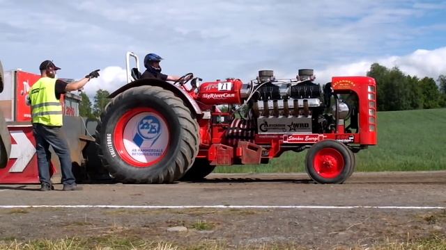 Volvo BM Bison 470 with super-charged Rolls Royce Meteor смотреть онлайн