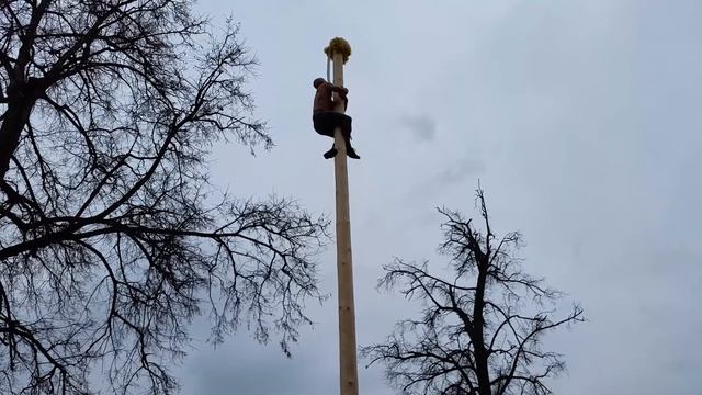 Павловская Слобода. Лазанье на столб на масленицу. 2016 г. 3 часть смотреть онлайн