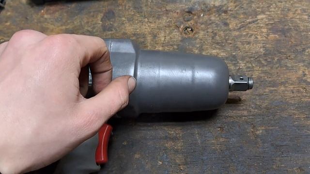 Быстрый обзор гайковерта Зубр ЗГУЭ-350. Больше года в использовании! смотреть онлайн