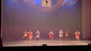 На золотом крыльце сидели