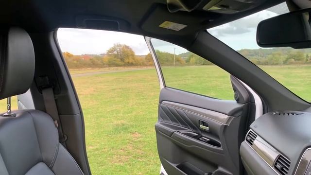 2019 MITSUBISHI OUTLANDER 2.4 PHEV 4H @ YATE CAR SALES LTD смотреть онлайн