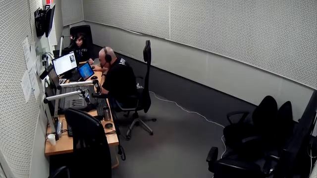 Доренко читает стихи Маяковского и Северянина, обсуждая поступок Прилепина. смотреть онлайн