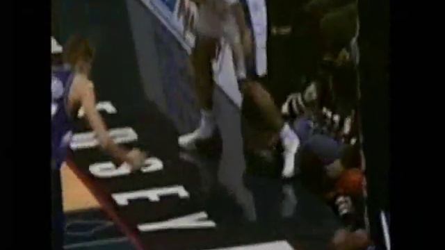 Karl Malone gets head taken off смотреть онлайн