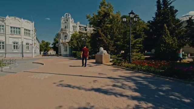 Обзор театральной площади в Евпатории смотреть онлайн