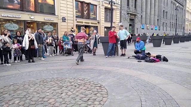 ПИТЕР,брейк данс на Б.Морской 25.04.23. смотреть онлайн