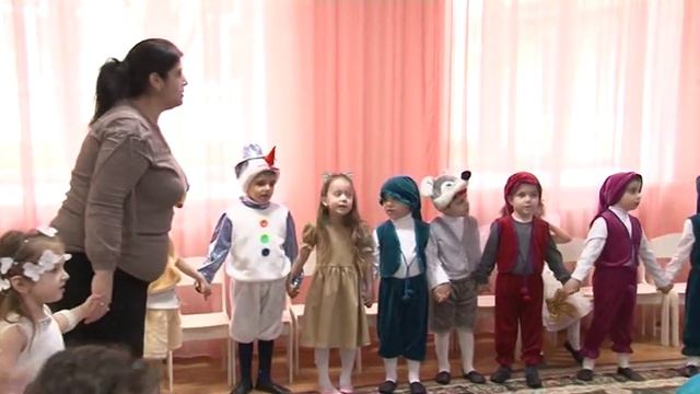 Новогодний утренник 8 смотреть онлайн