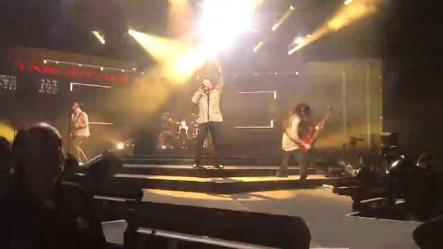 Disturbed Live “Indestructible” February 2019 - David Draiman Protects His Fans