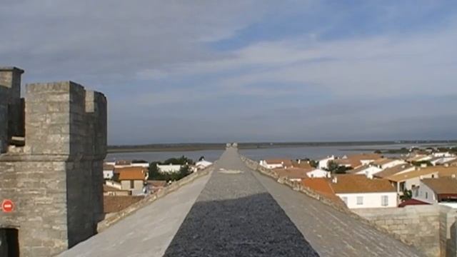 Visite des... SAINTES-MARIES-DE-LA-MER смотреть онлайн