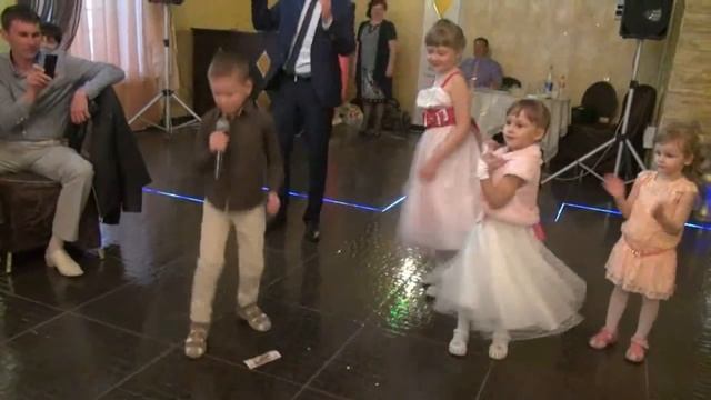 Мальчик поёт "Невеста" смотреть онлайн
