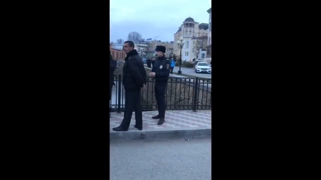 «Глава» г. Кисловодска Курбатов ЛИЧНО отжимает участок в курортной зоне смотреть онлайн