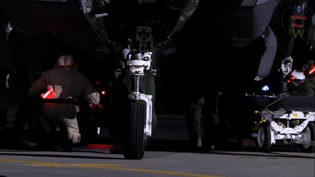 Установка и дозаправка боеприпасов F-35B смотреть онлайн