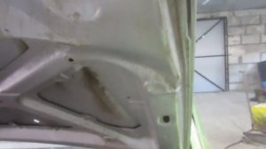 Вытянуть кузов это ерунда.А вот отрихтовать капот,который должен быть давно в чермете.