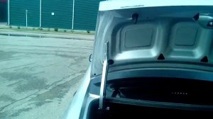 автоматическое закрывание багажника на гранте.