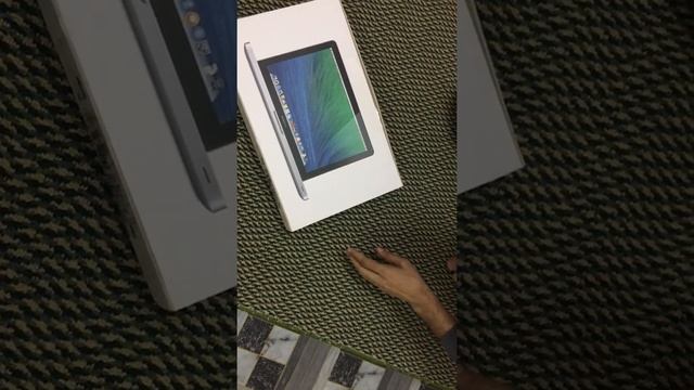 Unboxing Apple old MacBook Pro mid 2012 смотреть онлайн