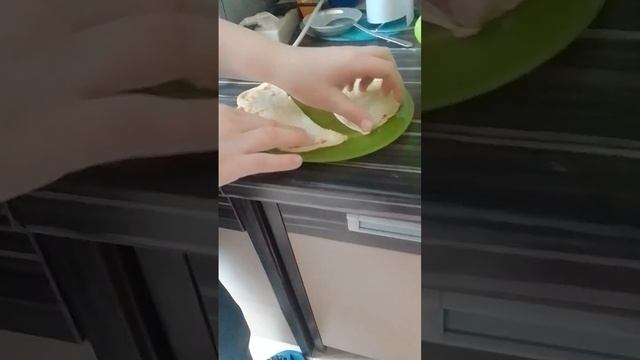 ГОТОВИМ БЛИНЫ С ДРУГОМ(ОДНИ) смотреть онлайн