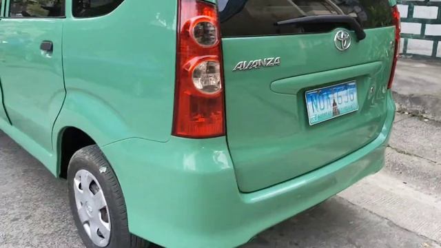STRIPPED CAR PAINT SHOP Toyota Avanza change color from stock blue to Sun green смотреть онлайн