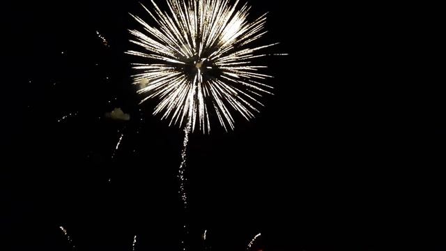 Салют на 96 летие Армавирской Биофабрики. Поселок Прогресс г. Новокубанск 19,08,2017г смотреть онлайн