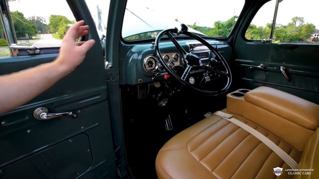 1948 Ford F-1 Pickup With a Modern Twist смотреть онлайн