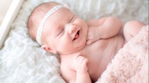 УХОД ЗА НОВОРОЖДЕННОЙ ДЕВОЧКОЙ | Как правильно подмывать новорожденную девочку