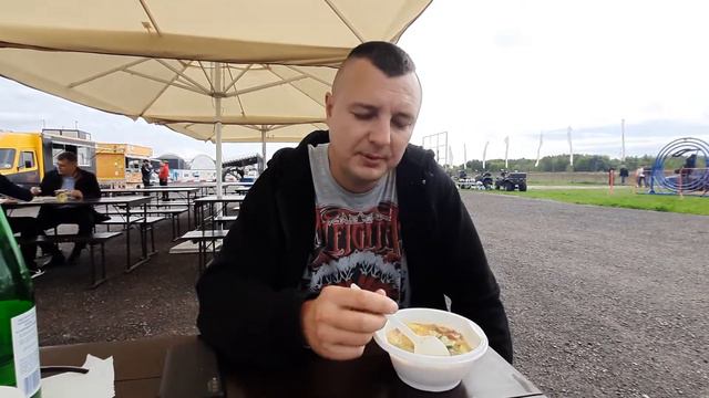 Дорожный дневник "Стрелы Морфея" - TRUCKFEST. Место обитания трансформеров и "говорящих" фур. смотреть онлайн