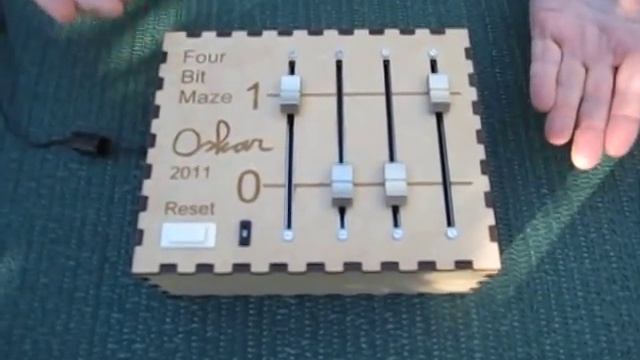 Four Bit Maze смотреть онлайн