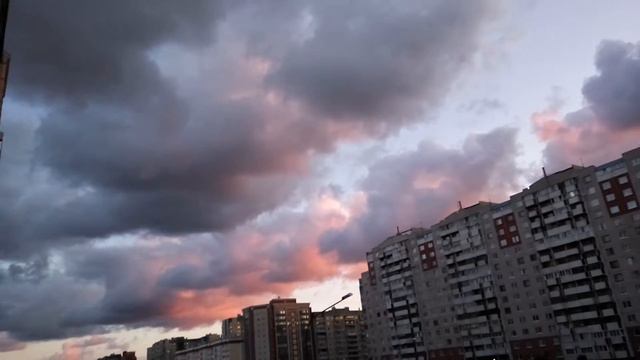 БЕЛЫЕ НОЧИ, ЧЕРНЫЕ ДНИ смотреть онлайн