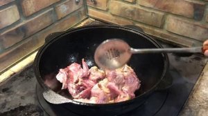 Тушеный кролик в сливках в казане